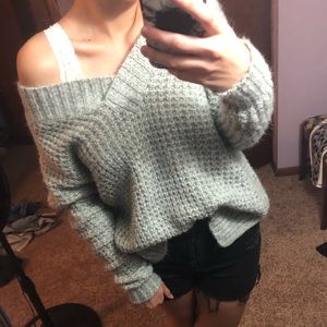 Oversized, Off-shoulder Sweater ❄️